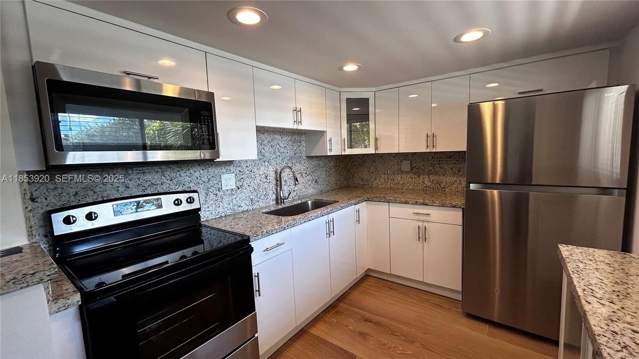 8415 Southwest 107th Avenue - Photo 2 of 28