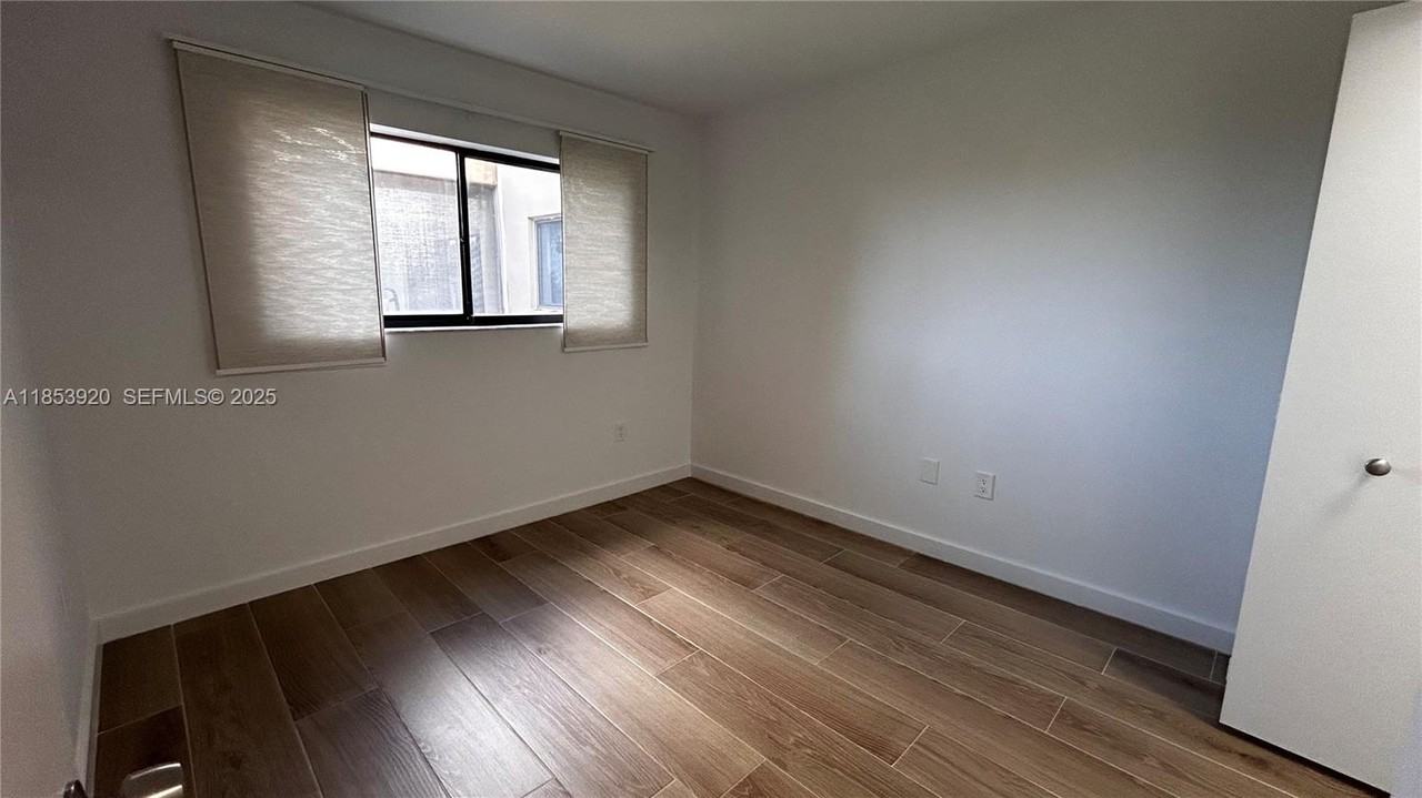 8415 Southwest 107th Avenue - Photo 3 of 28