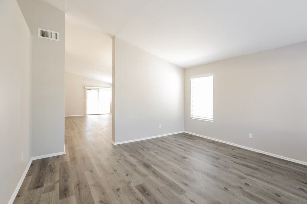 22234 N 32nd Ave - Photo 3 of 16