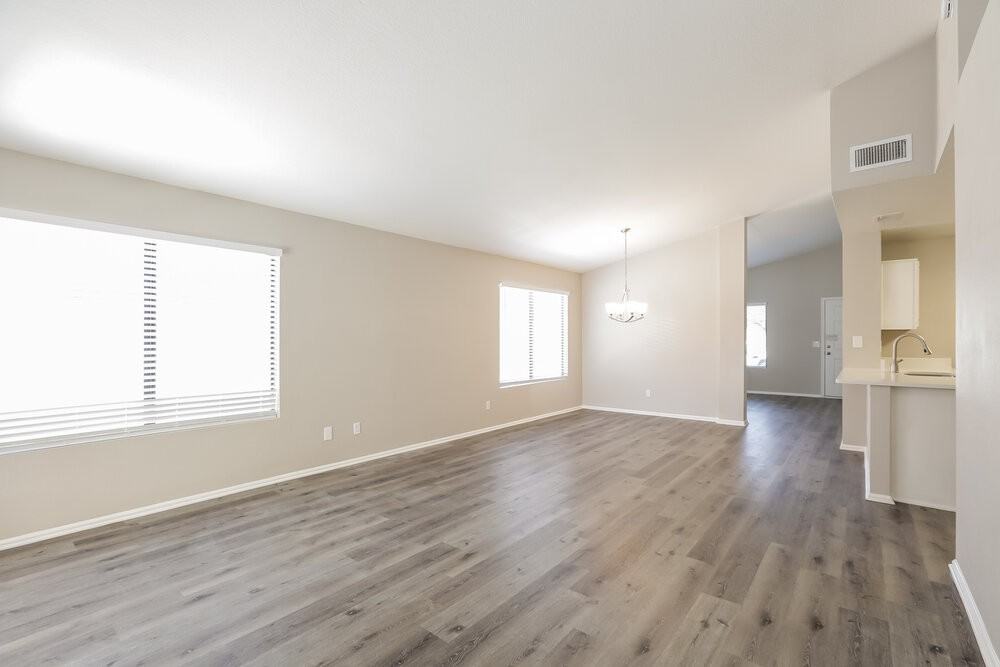 22234 N 32nd Ave - Photo 5 of 16