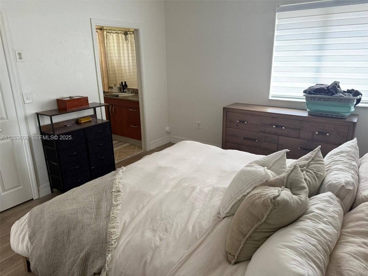 7458 Northwest 179th Terrace - Photo 5 of 24