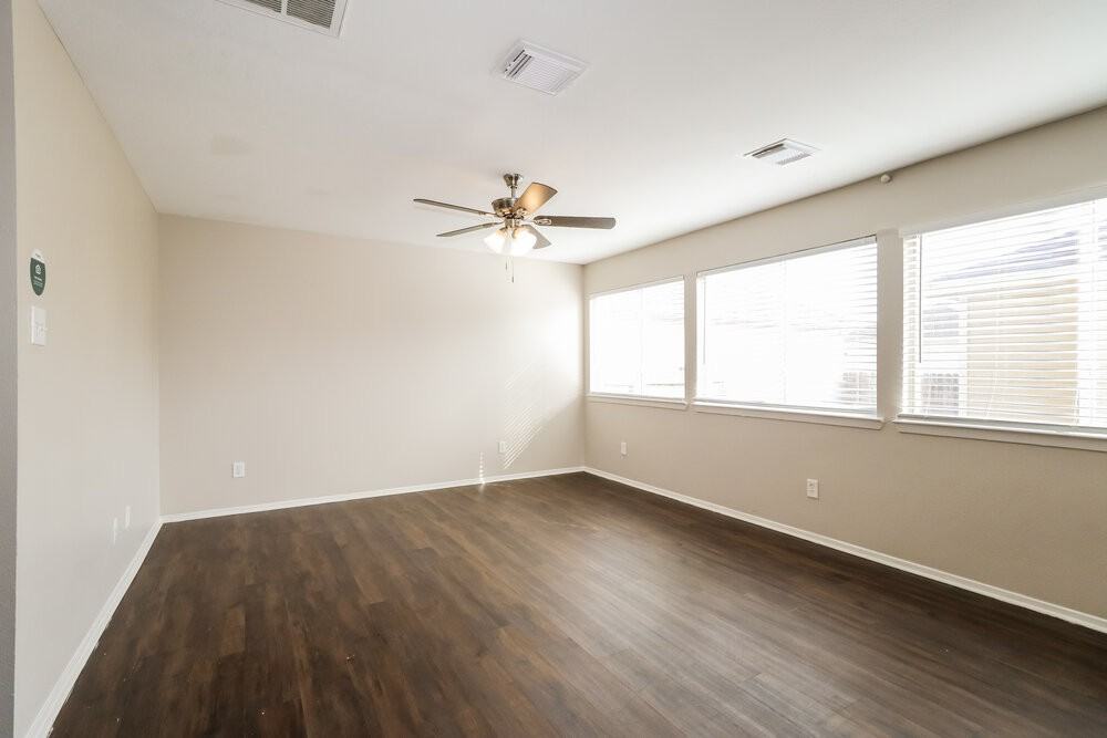 1043 Verde Trails Dr - Photo 4 of 17