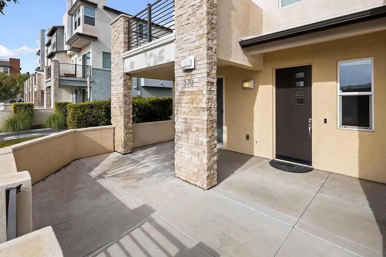 370 Broadway Dr #NA - Photo 2 of 28