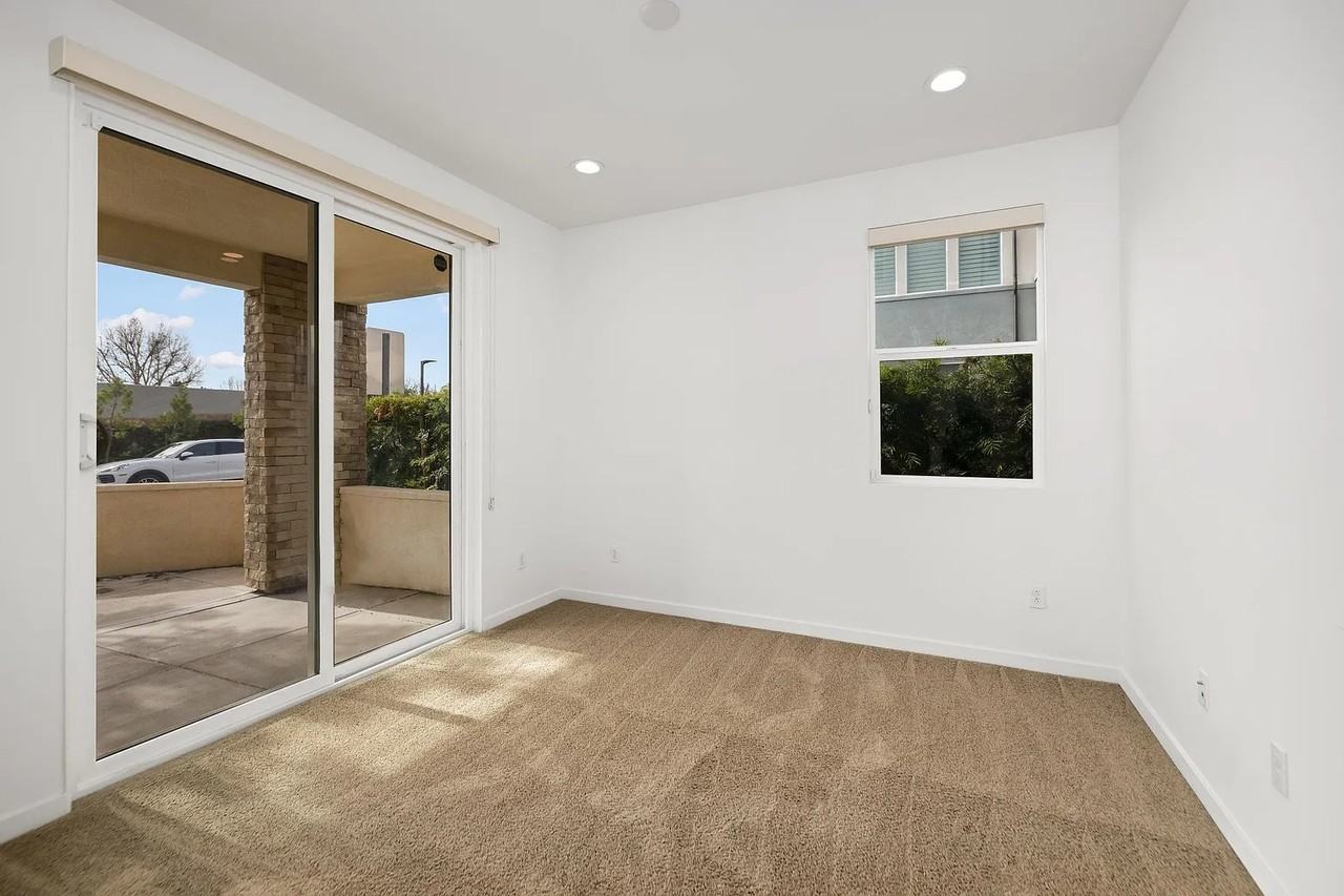 370 Broadway Dr #NA - Photo 4 of 28