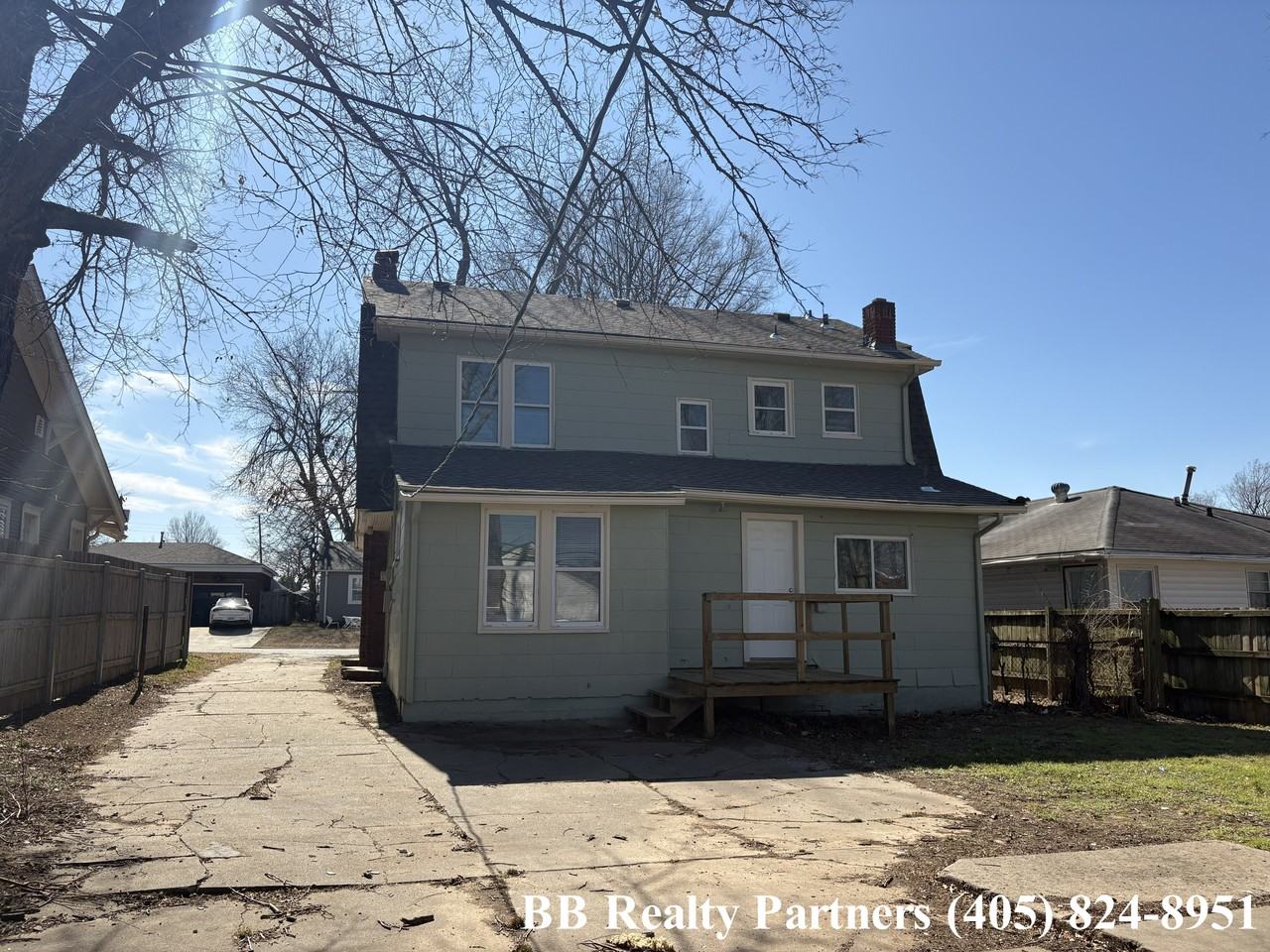 2011 E 12th Pl #NA - Photo 2 of 18