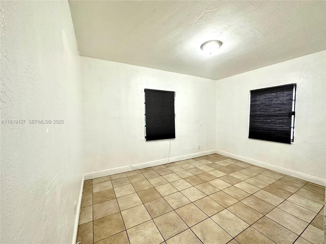 1941 Northeast 157th Terrace - Photo 7 of 22