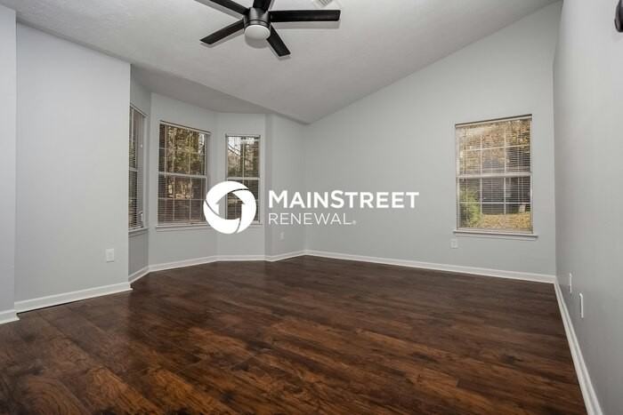 110 Crystal Green Ct - Photo 4 of 15