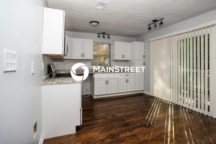 110 Crystal Green Ct - Photo 7 of 15