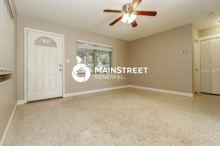 10554 52nd Ave N - Photo 3 of 16