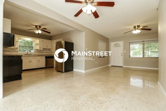 10554 52nd Ave N - Photo 5 of 16