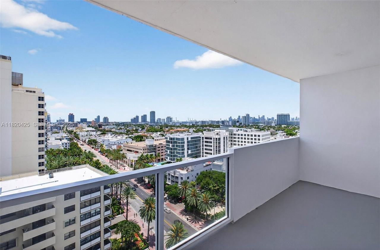 100 Lincoln Road - Photo 2 of 40