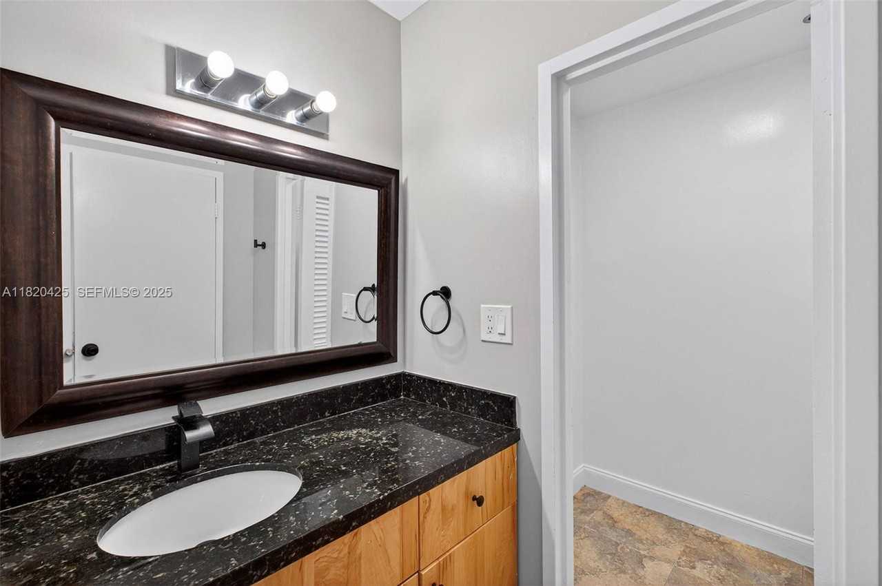 100 Lincoln Road - Photo 6 of 40