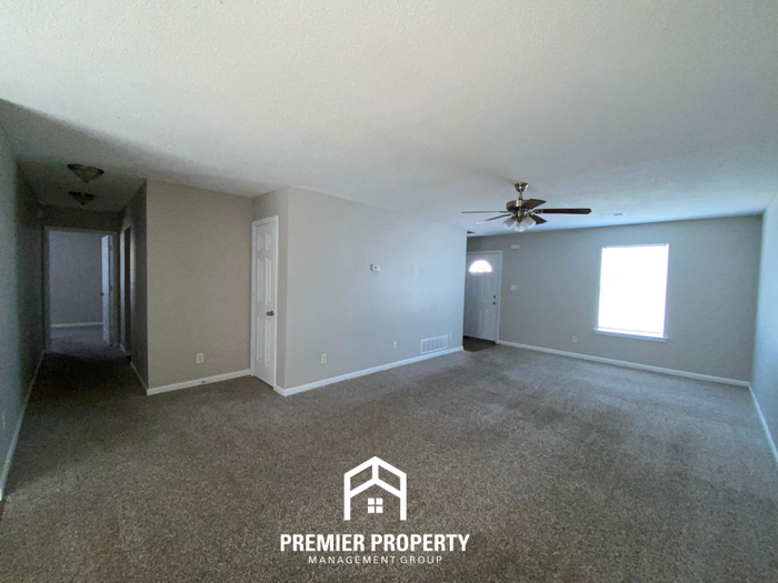 4561 Northwood Hills Dr - Photo 3 of 18