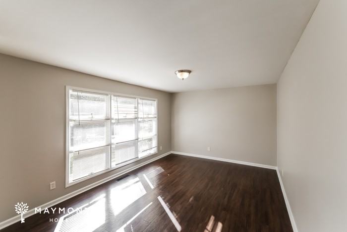 3624 Springhill Dr - Photo 4 of 15