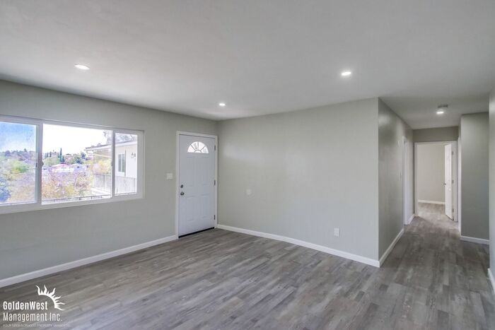 3211 Euclid Ave #D - Photo 4 of 13