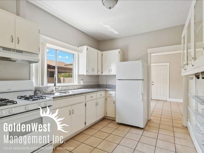 1307 E Brill St - Photo 3 of 8