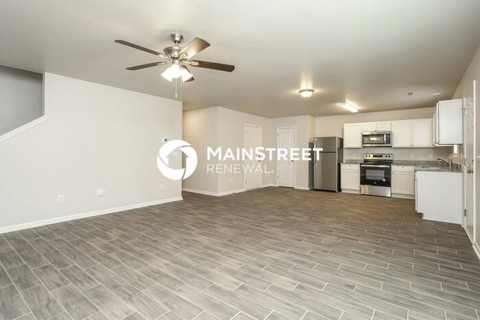 3800 Bellingham Ct - Photo 4 of 19