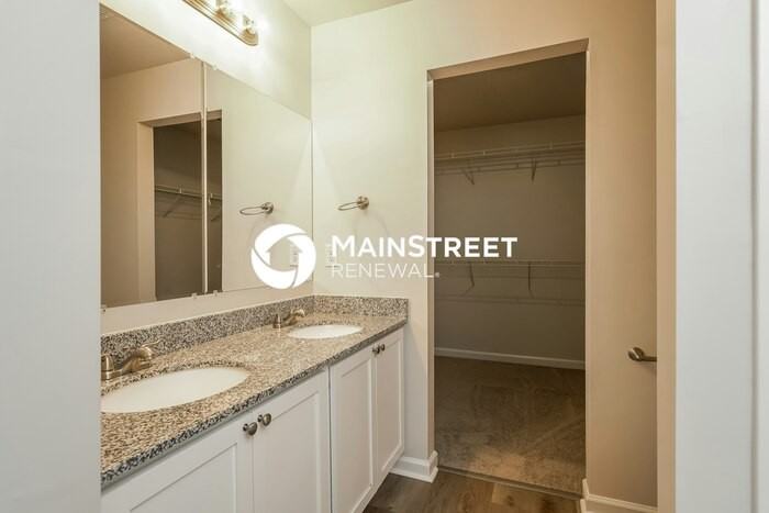 3800 Bellingham Ct - Photo 7 of 19