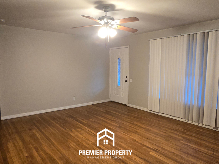 1860 Saint Anthony Ln - Photo 2 of 20