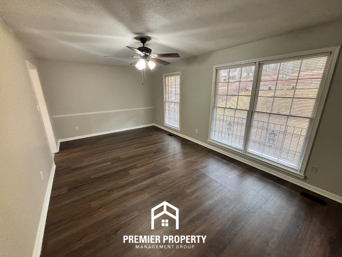 1573 Brewster Cir - Photo 2 of 23