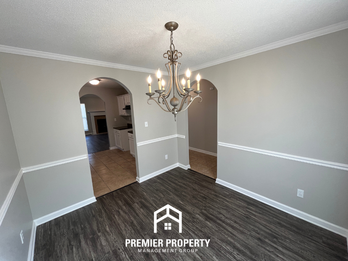 5384 Blue Diamond St - Photo 3 of 25