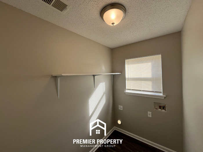 5384 Blue Diamond St - Photo 6 of 25