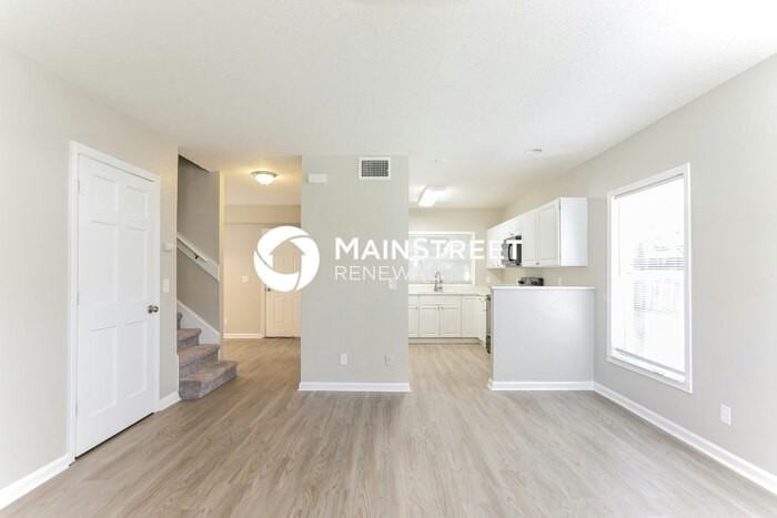 2900 Freemont Ter S - Photo 4 of 17