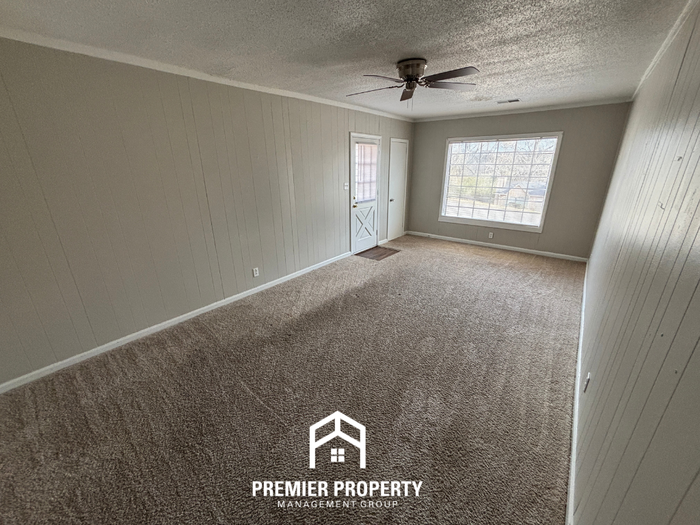 3012 Apple Valley Ln - Photo 3 of 19