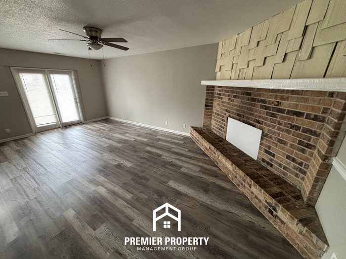 3012 Apple Valley Ln - Photo 4 of 19