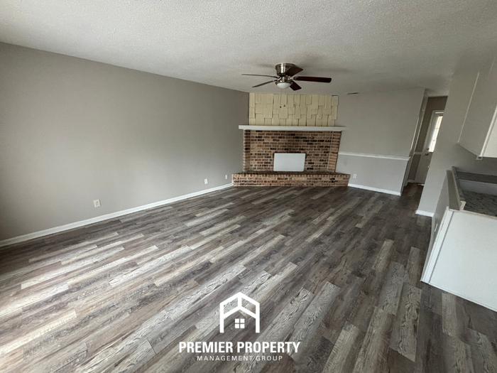 3012 Apple Valley Ln - Photo 5 of 19