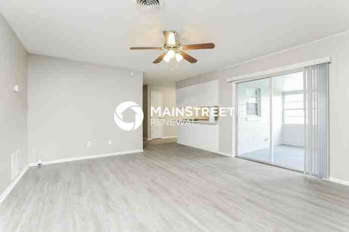 10620 Jonathan Dr - Photo 5 of 16