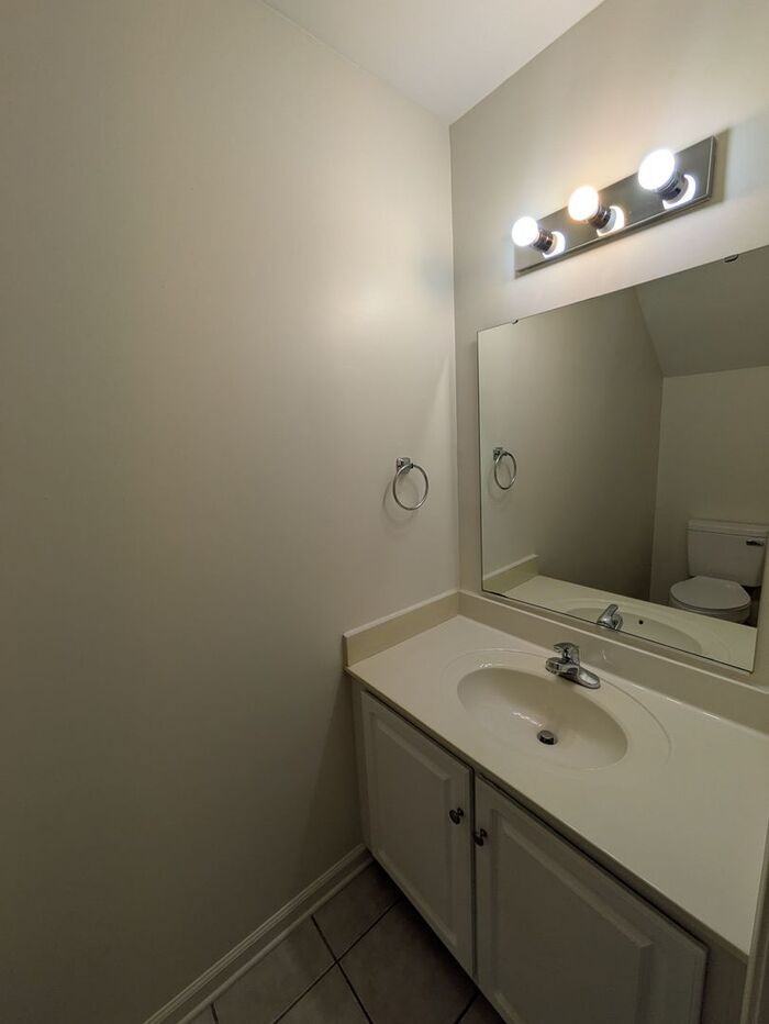 1738 14th Street Ln Ne #C - Photo 3 of 10