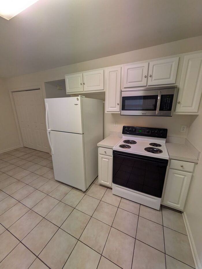 1738 14th Street Ln Ne #C - Photo 5 of 10