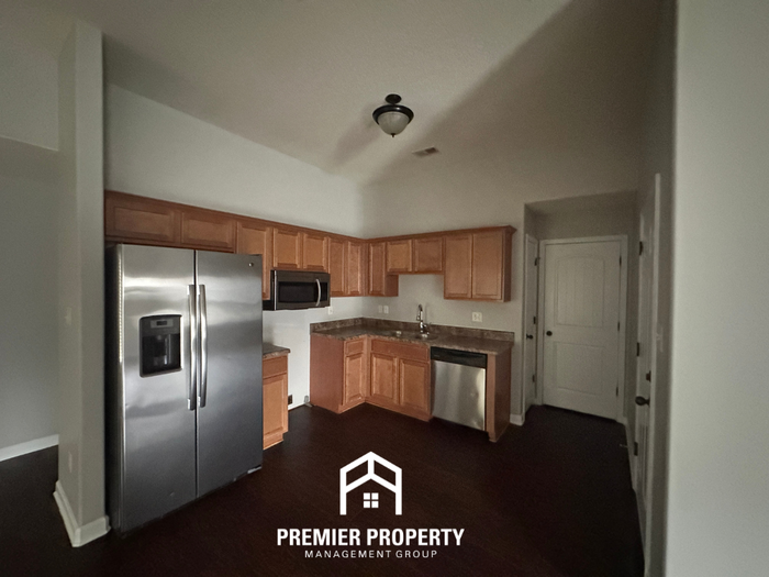 5560 Falling Bark Dr - Photo 4 of 17