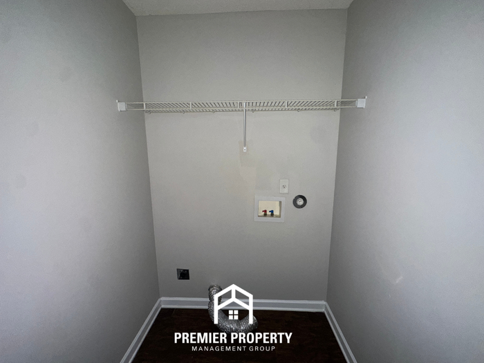 5560 Falling Bark Dr - Photo 5 of 17