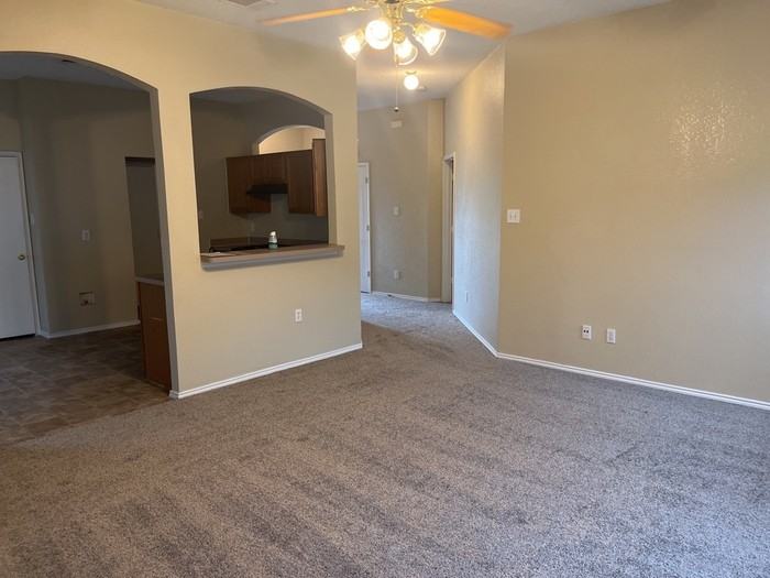 509 Hollyberry Dr - Photo 5 of 7