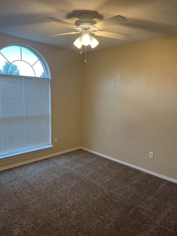 509 Hollyberry Dr - Photo 7 of 7