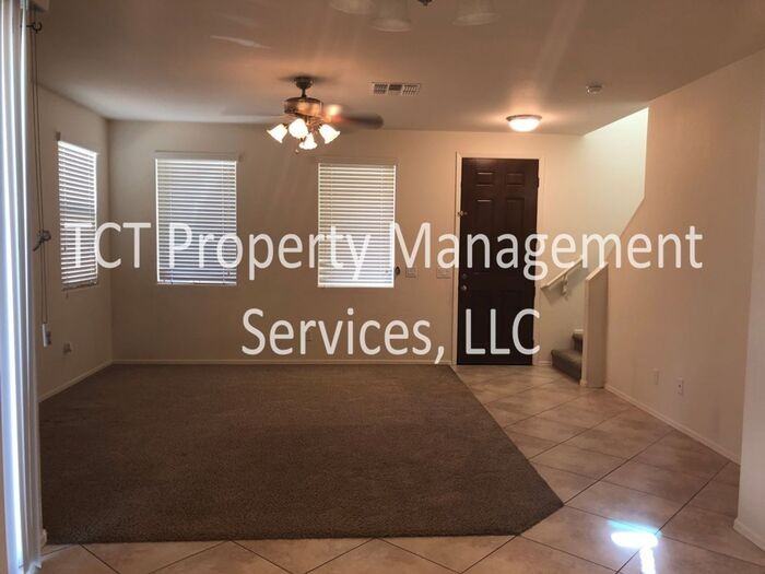 4136 E Oakland St - Photo 2 of 10