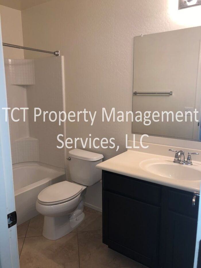 4136 E Oakland St - Photo 6 of 10