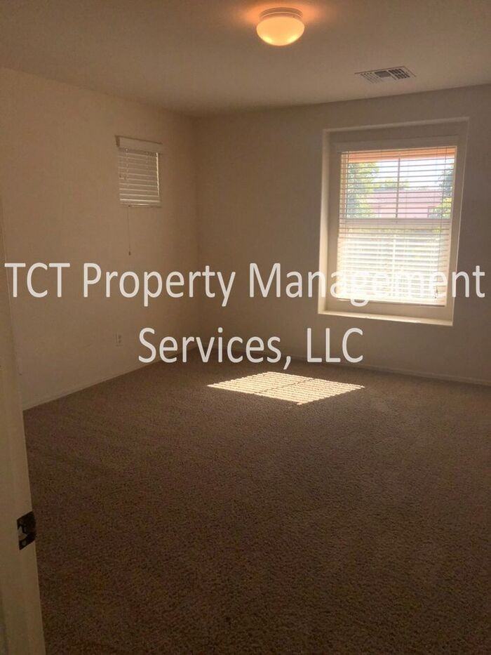 4136 E Oakland St - Photo 7 of 10