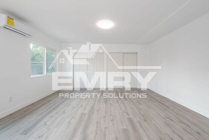 6221 Fishburn Ave - Photo 4 of 17