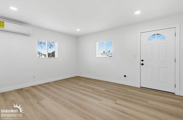 218 Alvarado St - Photo 2 of 20