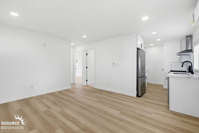 218 Alvarado St - Photo 4 of 20