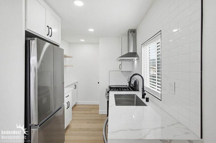 218 Alvarado St - Photo 6 of 20