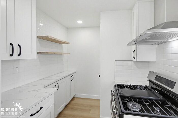 218 Alvarado St - Photo 7 of 20