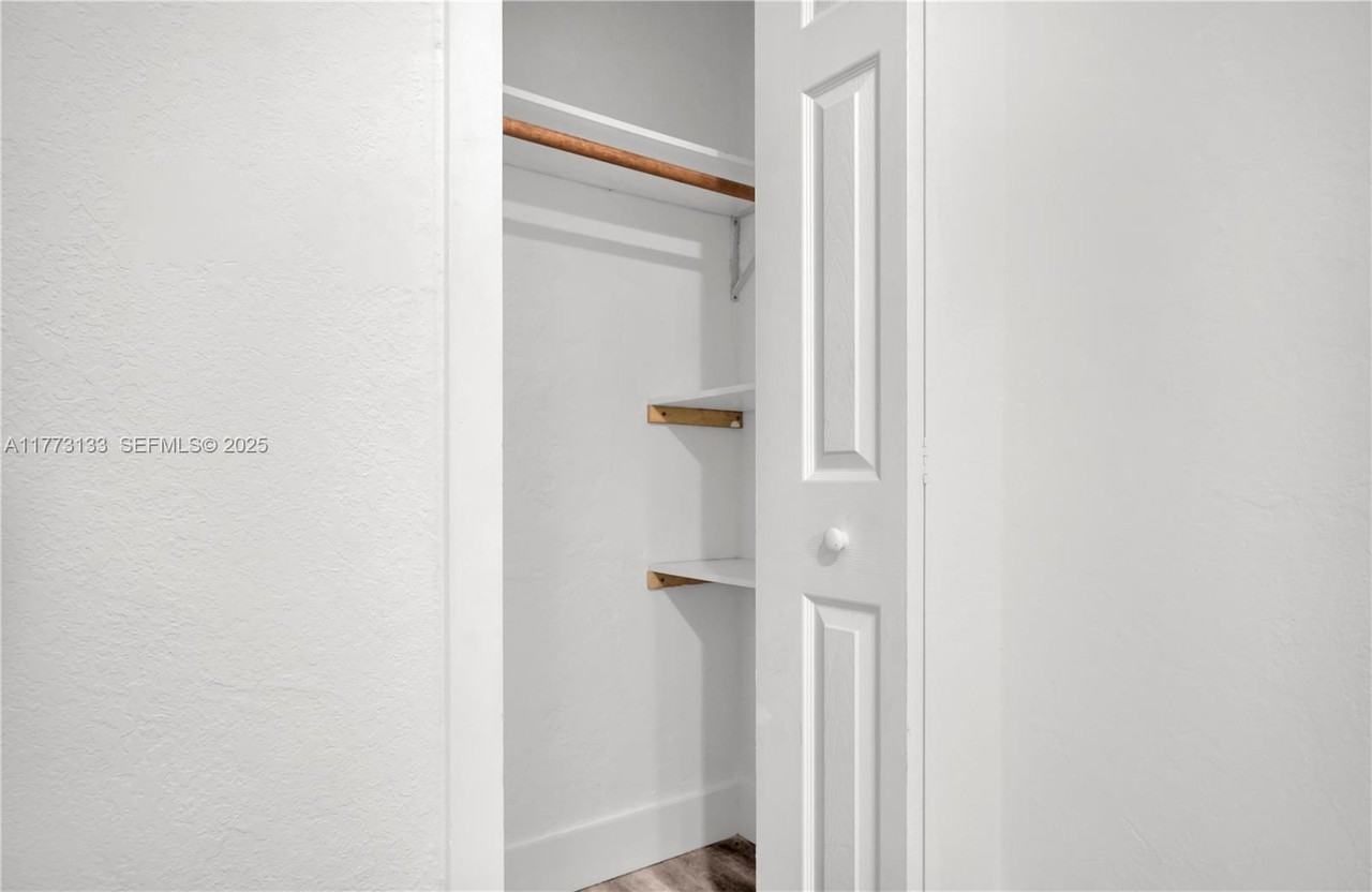 3041 Northwest 15th Street - Photo 2 of 16