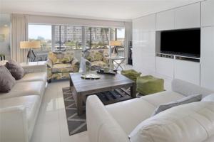 featured image of 220 Kings Point Drive ##415