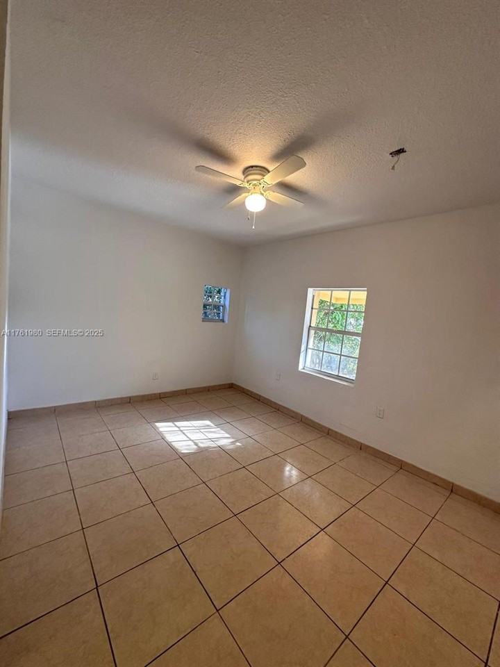 3660 Northwest 20th Avenue ##1 - Photo 3 of 14