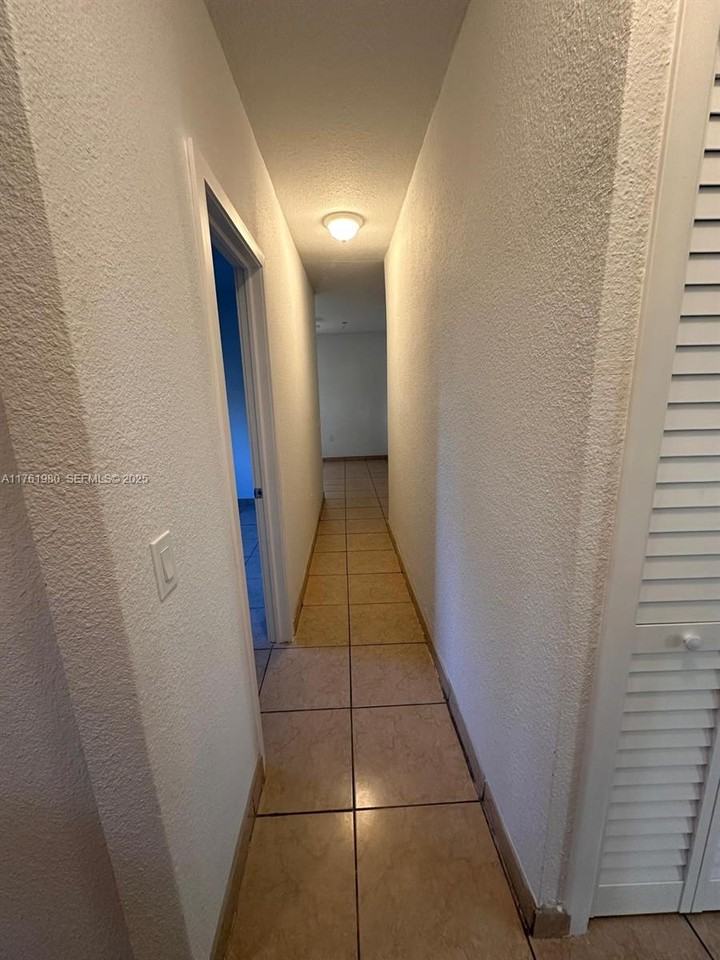 3660 Northwest 20th Avenue ##1 - Photo 5 of 14