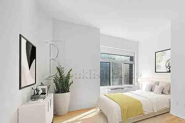 Washington St #4N - Photo 2 of 7